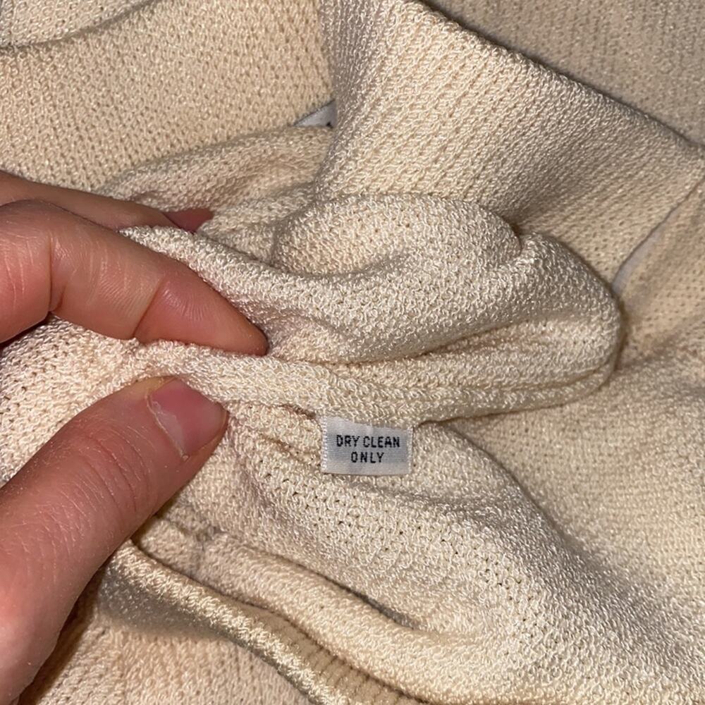 St. John Knitwear Pleated Santana Knit Pants Cream EUC Sz 8 Stretchy Classic - Picture 10 of 14